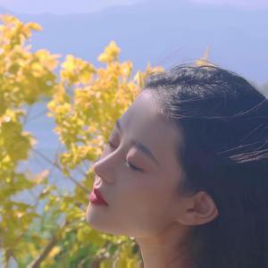 小美女性爱车轮战
