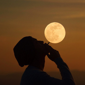 小美女性爱车轮战
